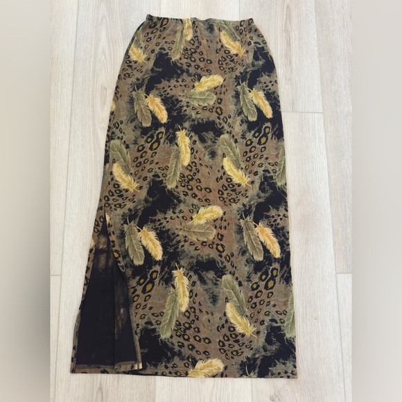 Vintage Carol Rose Brown and Black Pencil Skirt with Feather Design 🪶 - Picture 6 of 7